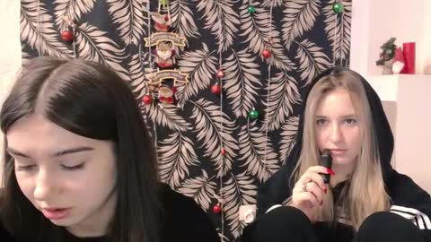 Snapshot of _nicole_new chatting on December 21, 10:44 am Nica online show from December 21, 10:44 am