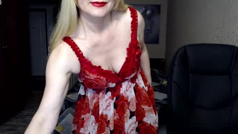 Snapshot of _night_fantasy_ chatting on February 4, 5:12 pm Donella online show from February 4, 5:12 pm