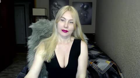 Snapshot of _night_fantasy_ chatting on March 7, 7:38 pm Donella online show from March 7, 7:38 pm