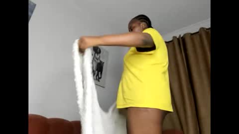 Snapshot of _nightnursee chatting on October 2, 8:27 pm belle online show from October 2, 8:27 pm