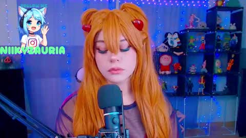 niiky online show from November 12, 11:10 am