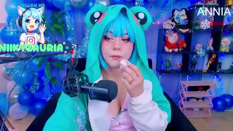 niiky online show from December 21, 4:14 pm