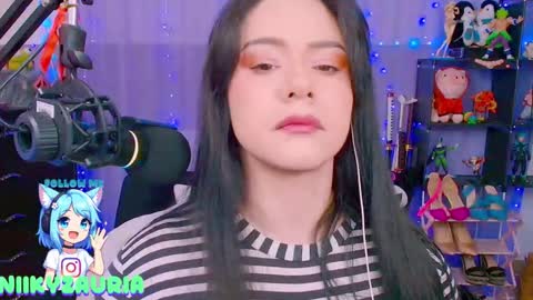 niiky online show from February 6, 1:25 pm