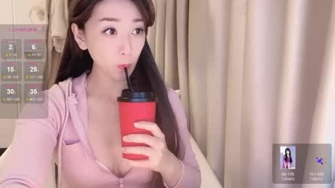 Snapshot of _nina_77 chatting on December 31, 5:33 am _nina_77 online show from December 31, 5:33 am