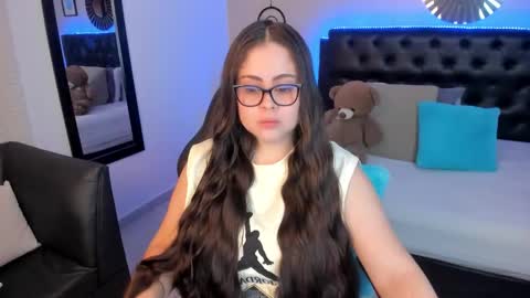 Olivia jones online show from March 18, 12:08 pm