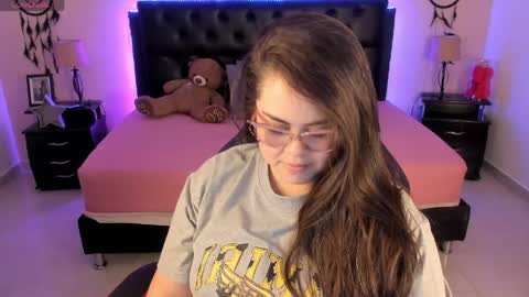 Olivia jones online show from June 4, 3:29 pm
