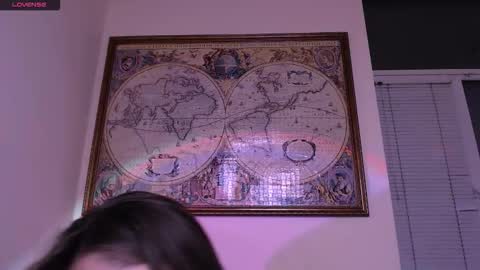 Snapshot of _oliviax_ chatting on December 5, 1:31 pm Olivia online show from December 5, 1:31 pm