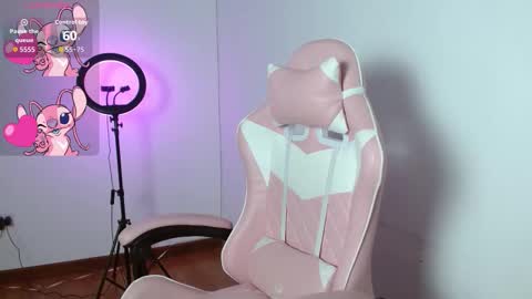 Snapshot of _pamela_smith_ chatting on November 19, 1:05 am Pamela Smith online show from November 19, 1:05 am