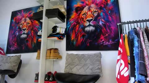 Kevin  online show from October 25, 6:35 pm