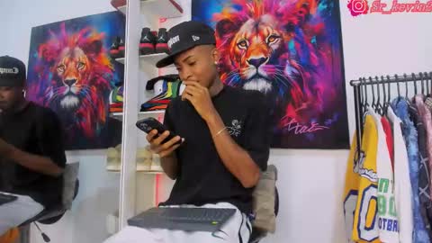 Kevin  online show from November 7, 9:09 am