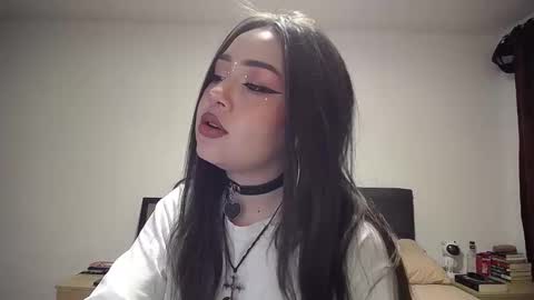 Paris online show from March 17, 8:12 pm