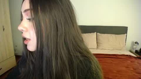 Paris online show from March 20, 7:19 pm