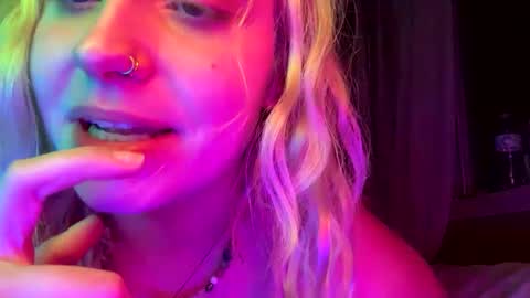 _peaceoutgirlscout_ online show from September 23, 8:50 am