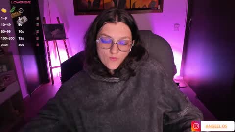 Snapshot of _peach__ chatting on January 18, 5:10 am violeta ig online show from January 18, 5:10 am