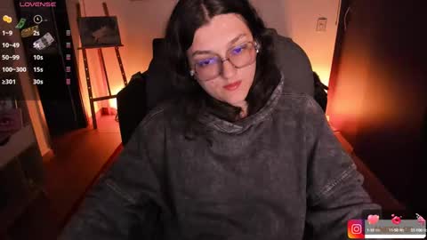 Snapshot of _peach__ chatting on February 11, 1:31 am violeta ig online show from February 11, 1:31 am