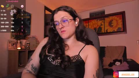 Snapshot of _peach__ chatting on February 13, 6:09 am violeta ig online show from February 13, 6:09 am