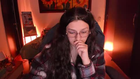 Snapshot of _peach__ chatting on September 9, 3:17 am violeta ig online show from September 9, 3:17 am