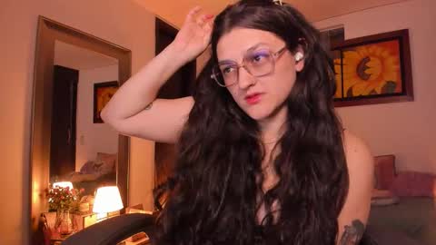 Snapshot of _peach__ chatting on November 7, 4:56 am violeta ig online show from November 7, 4:56 am