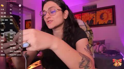 Snapshot of _peach__ chatting on December 5, 5:49 am violeta ig online show from December 5, 5:49 am