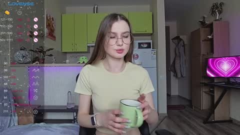 Lili online show from December 20, 10:49 am