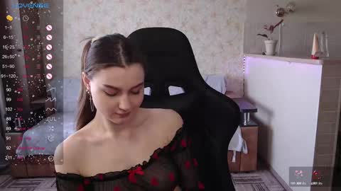 Lili online show from March 10, 10:37 am
