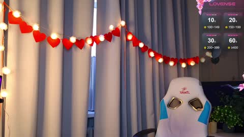 im Amy online show from February 5, 9:36 am