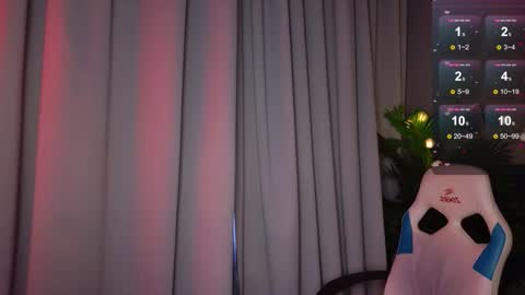 im Amy online show from September 30, 6:07 am