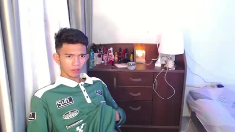 Snapshot of _rellvanxx chatting on March 1, 7:15 pm _rellvanxx online show from March 1, 7:15 pm