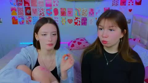 Snapshot of _reverse_gang_ chatting on February 19, 6:32 pm LISSAPVT IS OPEN online show from February 19, 6:32 pm