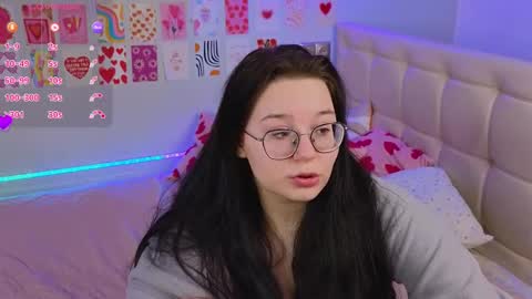 Snapshot of _reverse_gang_ chatting on February 22, 10:31 pm LISSAPVT IS OPEN online show from February 22, 10:31 pm