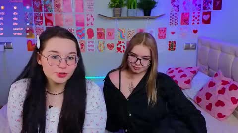 Snapshot of _reverse_gang_ chatting on February 28, 12:54 am LISSAPVT IS OPEN online show from February 28, 12:54 am