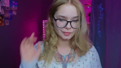 Snapshot of _reverse_gang_ chatting on March 2, 12:42 am LISSAPVT IS OPEN online show from March 2, 12:42 am