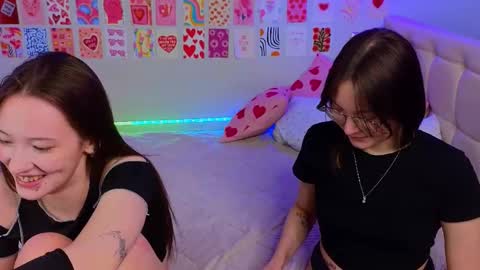 Snapshot of _reverse_gang_ chatting on March 2, 6:40 pm LISSAPVT IS OPEN online show from March 2, 6:40 pm