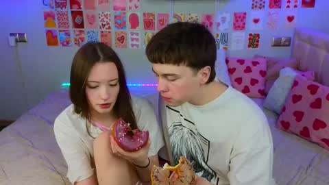 Snapshot of _reverse_gang_ chatting on March 4, 11:08 am LISSAPVT IS OPEN online show from March 4, 11:08 am