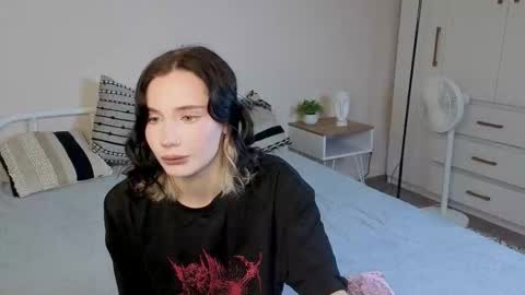 Snapshot of _reverse_gang_ chatting on September 18, 4:25 am LISSAPVT IS OPEN online show from September 18, 4:25 am