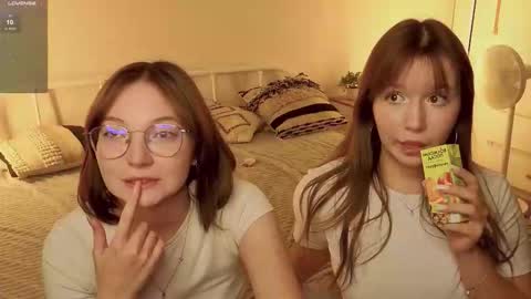 Snapshot of _reverse_gang_ chatting on September 18, 4:31 pm LISSAPVT IS OPEN online show from September 18, 4:31 pm