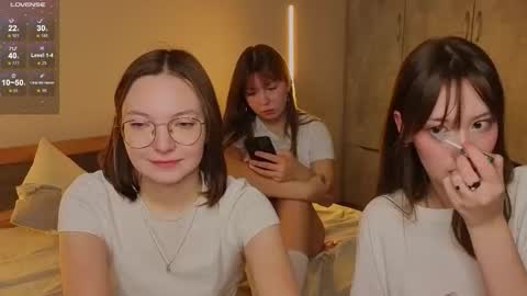 Snapshot of _reverse_gang_ chatting on October 19, 4:51 pm LISSAPVT IS OPEN online show from October 19, 4:51 pm