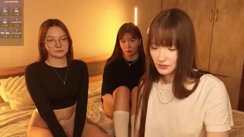 Snapshot of _reverse_gang_ chatting on November 15, 5:09 pm LISSAPVT IS OPEN online show from November 15, 5:09 pm