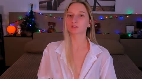 Snapshot of _ri_na_ chatting on December 29, 12:45 pm I am Rina online show from December 29, 12:45 pm