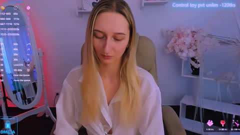 Snapshot of _ri_na_ chatting on February 9, 12:41 pm I am Rina online show from February 9, 12:41 pm