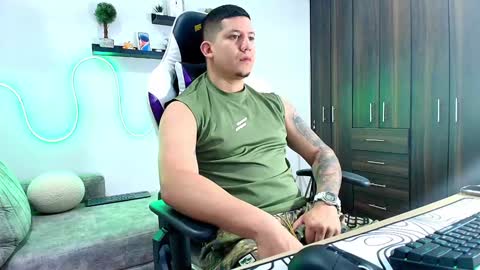 Snapshot of _robertobaggio chatting on January 21, 1:43 pm Roberto online show from January 21, 1:43 pm