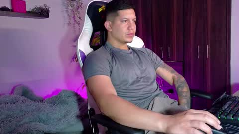 Snapshot of _robertobaggio chatting on September 24, 9:23 am Roberto online show from September 24, 9:23 am