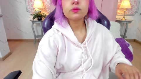 Snapshot of _saakuraa_ chatting on December 7, 8:16 pm 1430 2100 -5 online show from December 7, 8:16 pm