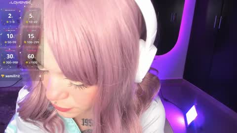   online show from December 4, 1:31 pm