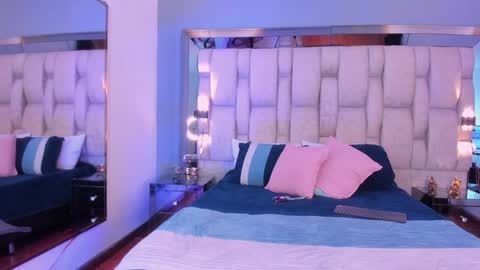 Snapshot of _saragarcia_ chatting on January 28, 5:11 am Sara online show from January 28, 5:11 am