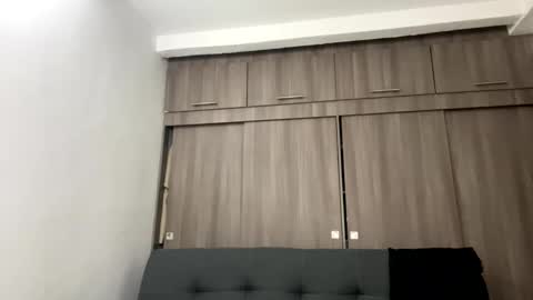 Juan Pablo-independent model online show from September 9, 11:15 pm