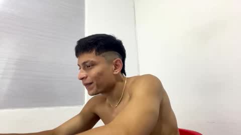 Juan Pablo-independent model online show from December 4, 4:44 am