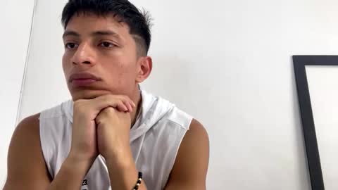 Juan Pablo-independent model online show from January 6, 6:00 pm