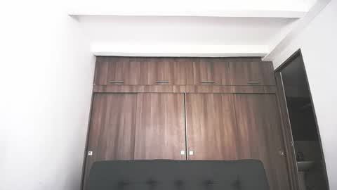 Juan Pablo-independent model online show from February 13, 5:42 pm