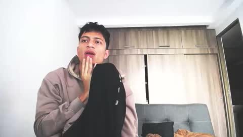 Juan Pablo-independent model online show from February 19, 5:09 pm